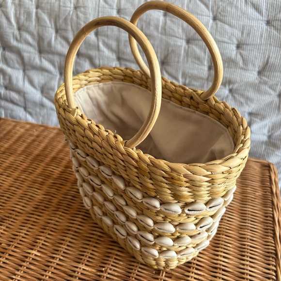 Poolside Mini Mak Tote with Puka Shells - Picture 1 of 4